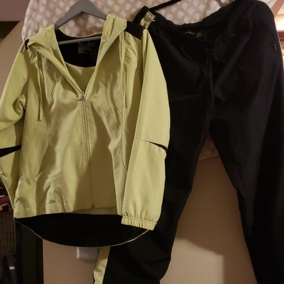 tek gear Tops - NWOT tek gear lined track suit
